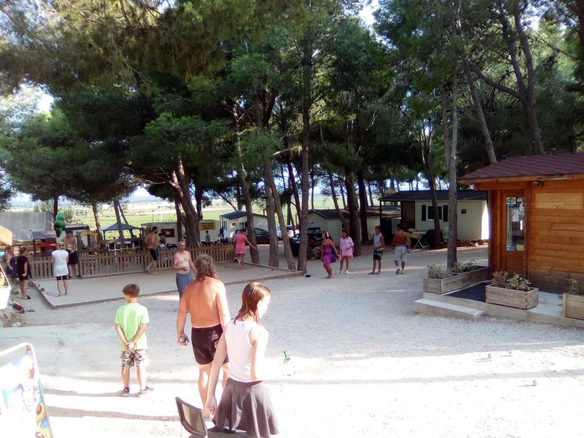 Camping Le Bois De Pins Salses-le-Chateau Dış mekan fotoğraf