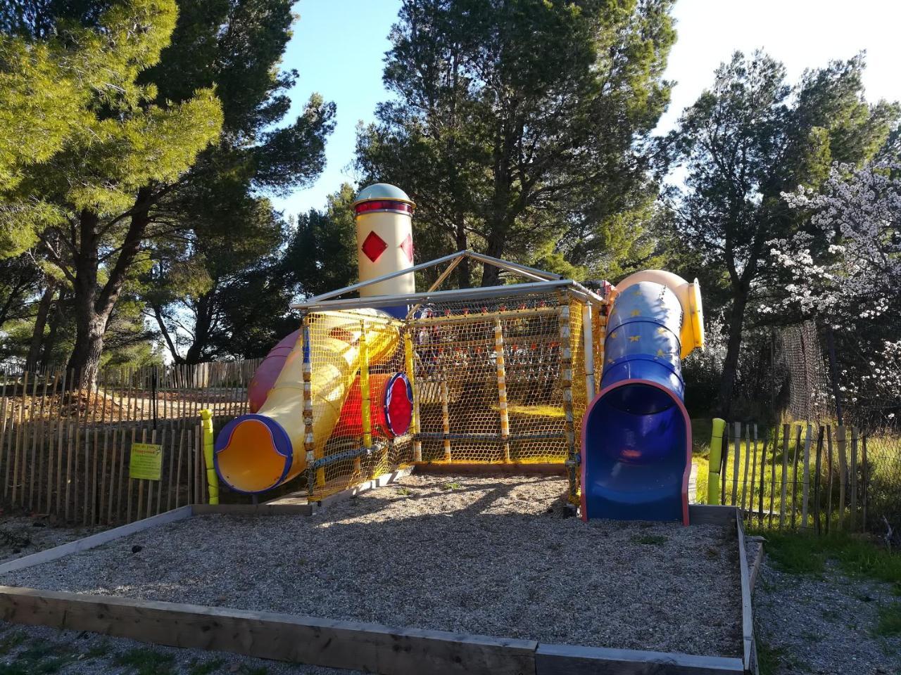 Camping Le Bois De Pins Salses-le-Chateau Dış mekan fotoğraf